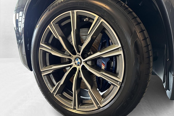 BMW X5 2 of 5