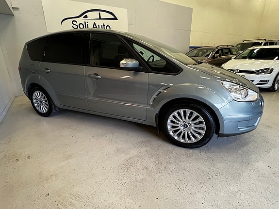 Ford S-MAX 4 of 5
