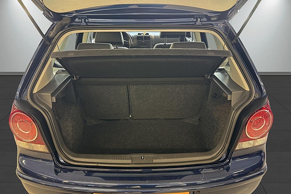 Volkswagen Polo 5 of 5