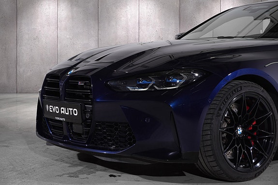 BMW M4 2 of 5