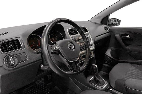 Volkswagen Polo 9 of 13