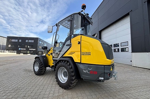 Wacker Neuson WL28 2 of 5