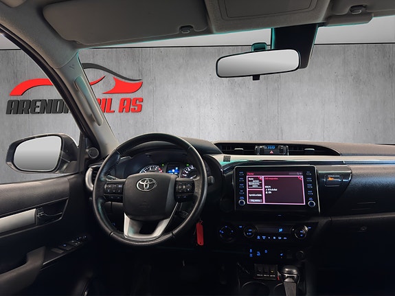 Toyota HiLux 11 of 28