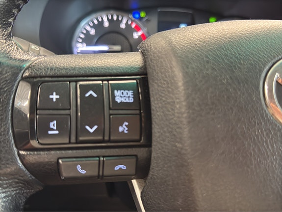 Toyota HiLux 21 of 28