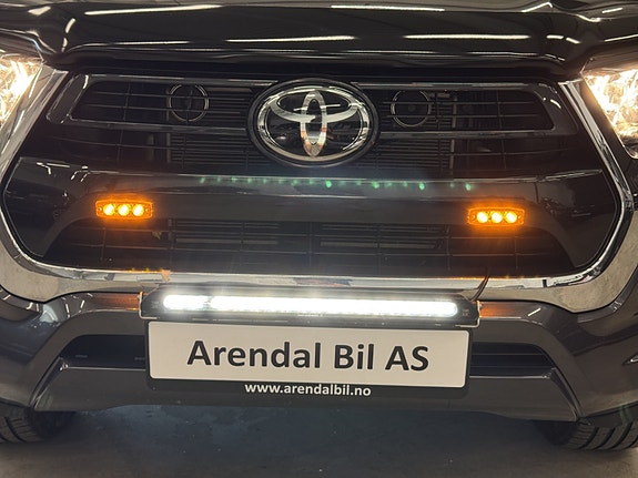 Toyota HiLux 24 of 28
