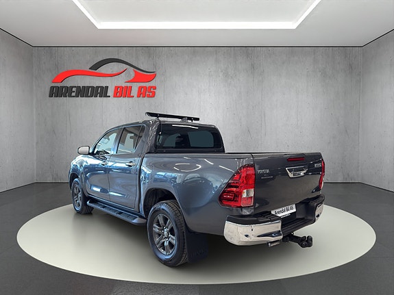 Toyota HiLux 8 of 28