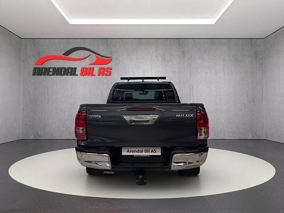 Toyota HiLux 6 of 28