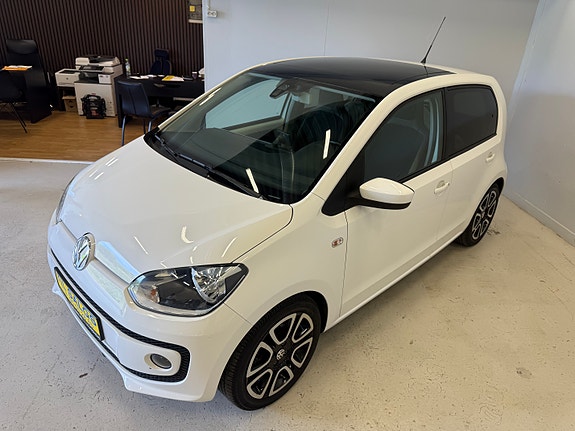 Volkswagen UP! 3 of 5