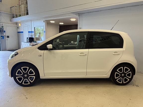 Volkswagen UP! 5 of 5