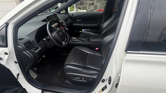 Lexus RX450h 17 of 27