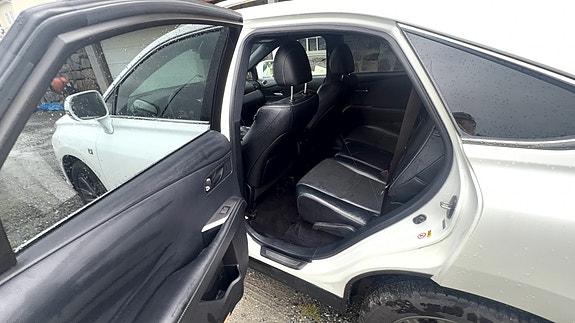 Lexus RX450h 15 of 27