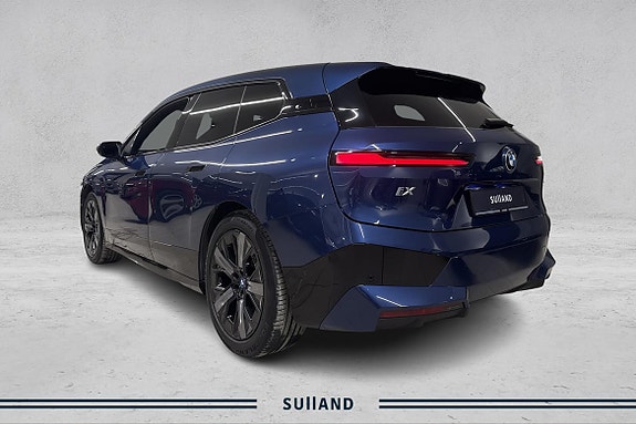 BMW iX 3 of 5