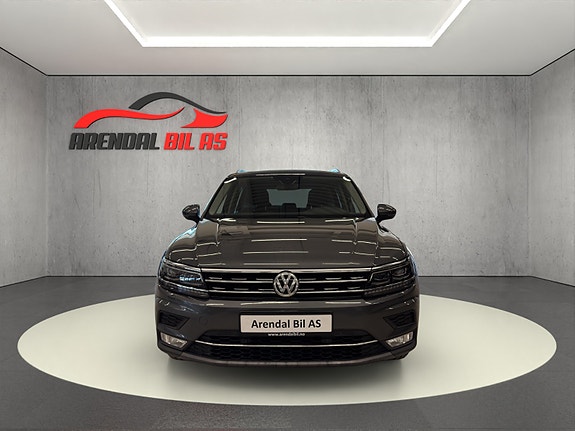 Volkswagen Tiguan 3 of 30
