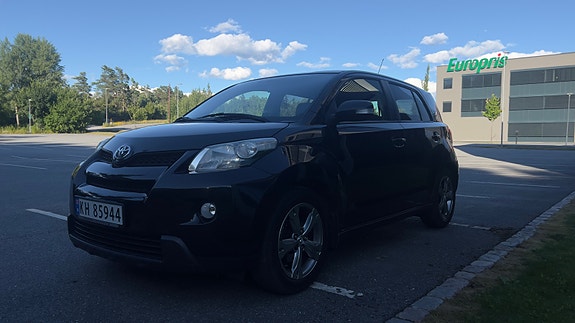Toyota Urban Cruiser 3 of 5