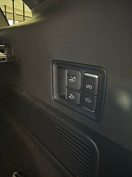 XPeng G9 12 of 28