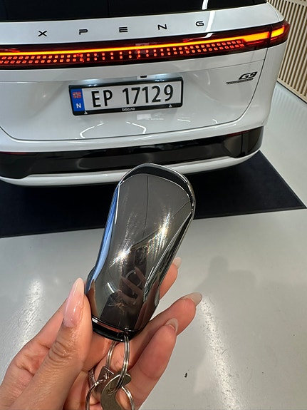 XPeng G9 9 of 28