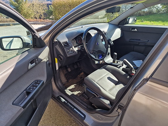 Volvo S40 5 of 5