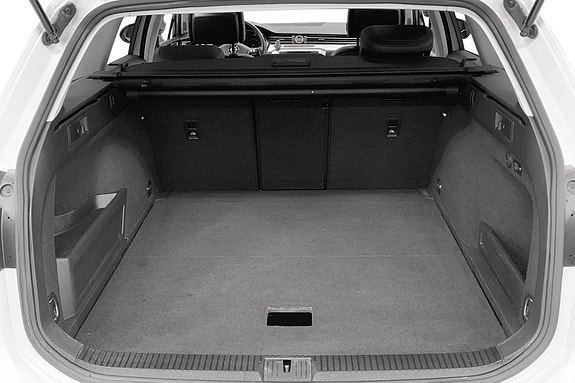 Volkswagen Passat 5 of 12