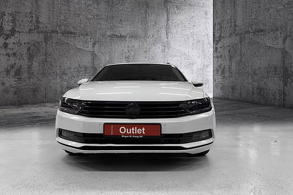 Volkswagen Passat 6 of 12