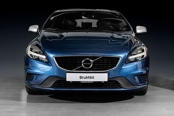 Volvo V40 3 of 5