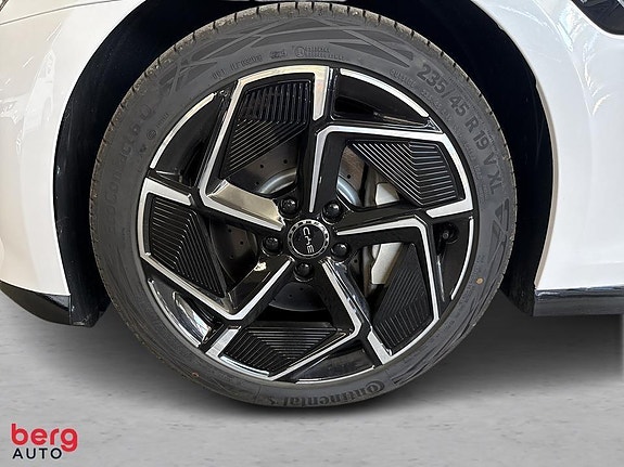 BYD Seal 11 of 18