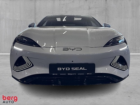 BYD Seal 3 of 18