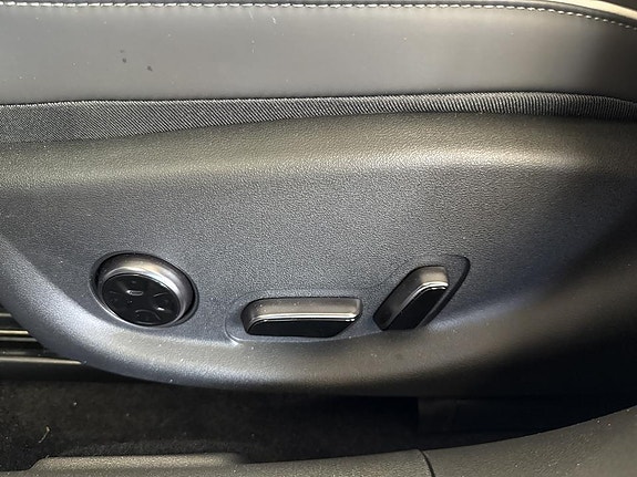 BYD Seal 13 of 18