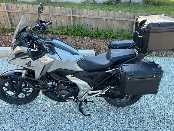 Honda NC 750X 3 of 8