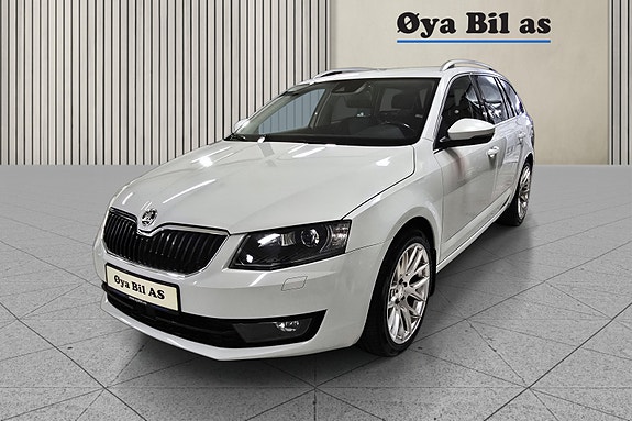 Skoda Octavia 2 of 5