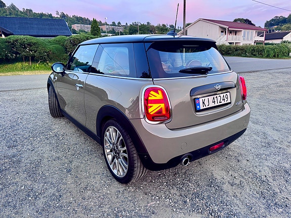 MINI Cooper 5 of 5
