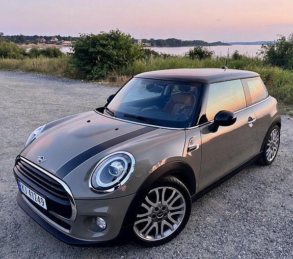MINI Cooper 3 of 5