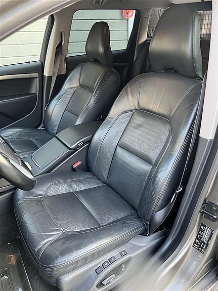 Volvo V70 6 of 16