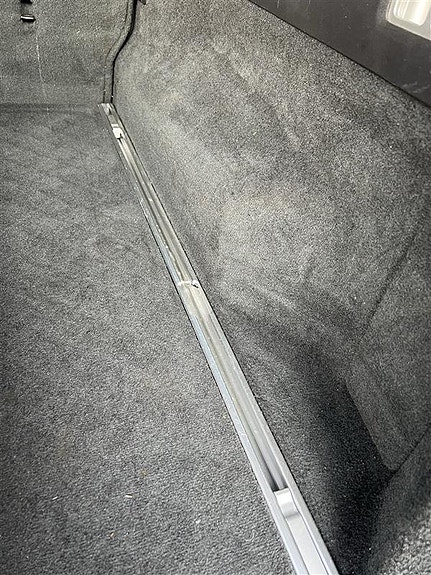 Volvo V70 10 of 16