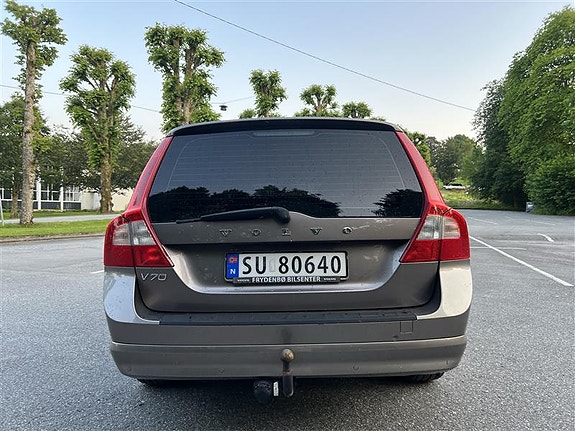 Volvo V70 4 of 16
