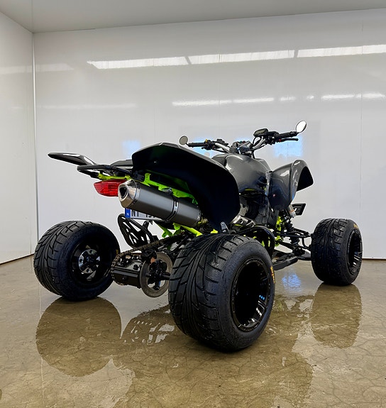 Suzuki LTZ 400 12 of 28
