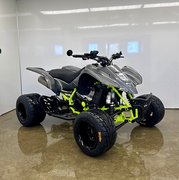 Suzuki LTZ 400 17 of 28