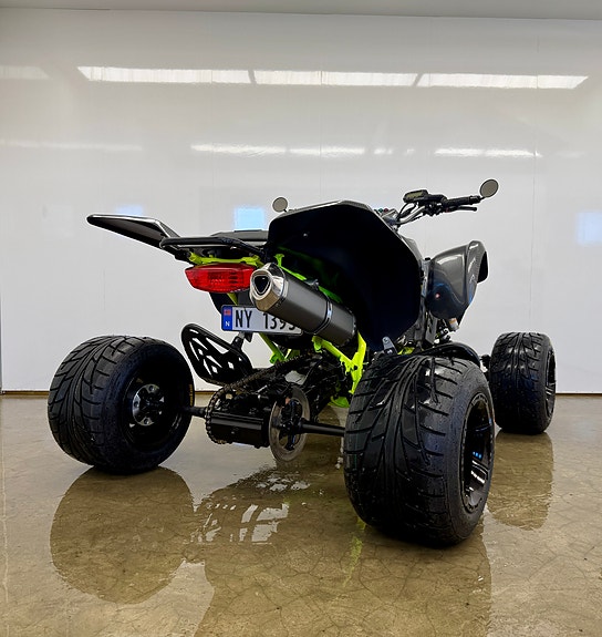 Suzuki LTZ 400 11 of 28