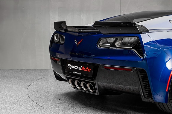 Chevrolet Corvette 13 of 30