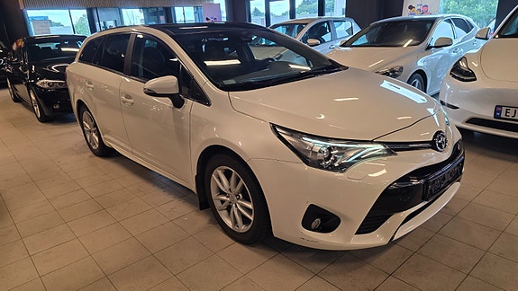 Toyota Avensis 3 of 5