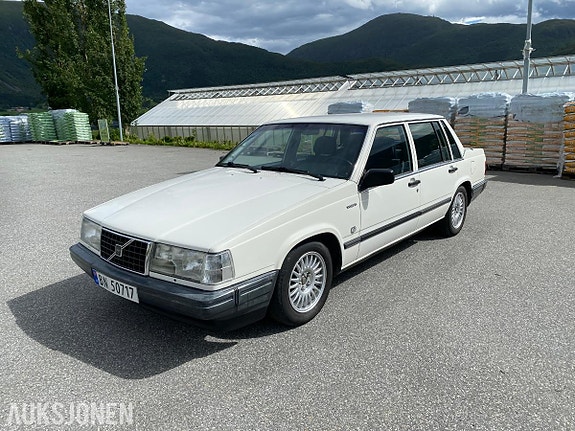 Volvo 740 4 of 5