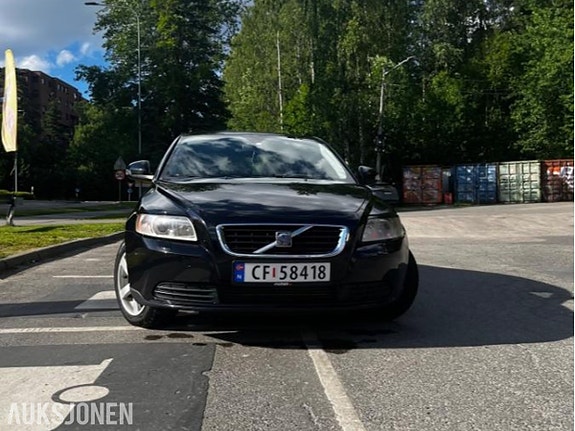 Volvo S40 2 of 5