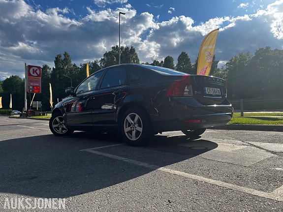 Volvo S40 4 of 5