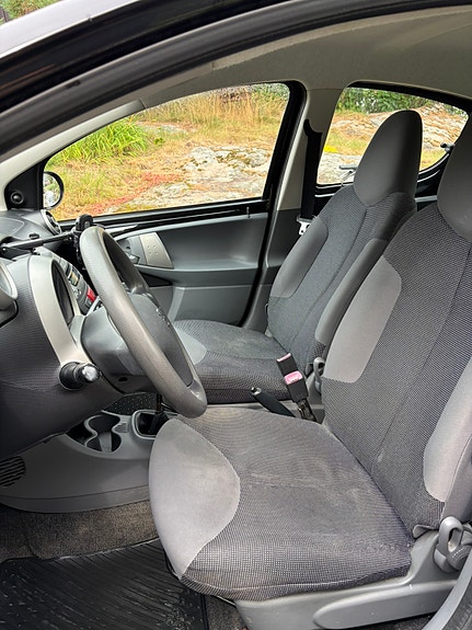 Peugeot 107 4 of 5