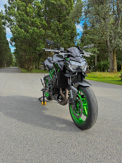 Kawasaki Z 900 4 of 21