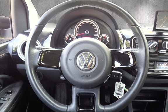 Volkswagen UP! 17 of 30