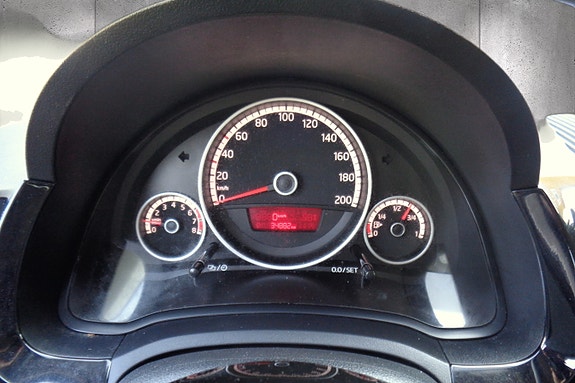 Volkswagen UP! 19 of 30