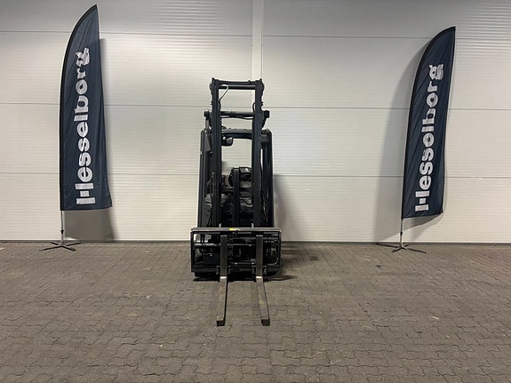 Linde E 12 2 of 5