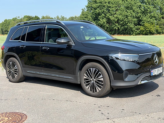 Mercedes-Benz EQB300 4 of 5
