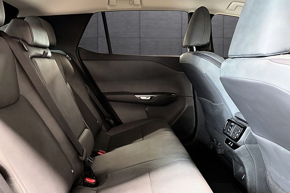 Lexus RZ450e 11 of 19