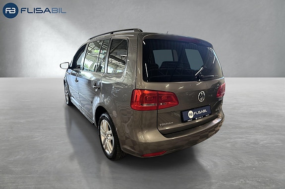 Volkswagen Touran 5 of 5